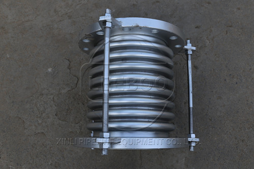 內(nèi)壓式和外壓式波紋<a href=http://www.pnbfbz.com target=_blank class=infotextkey>補(bǔ)償器</a>存在的區(qū)別