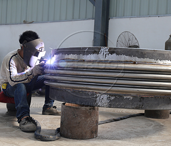 非金屬柔性<a href=http://www.pnbfbz.com target=_blank class=infotextkey>補(bǔ)償器</a>鑫利專產(chǎn)