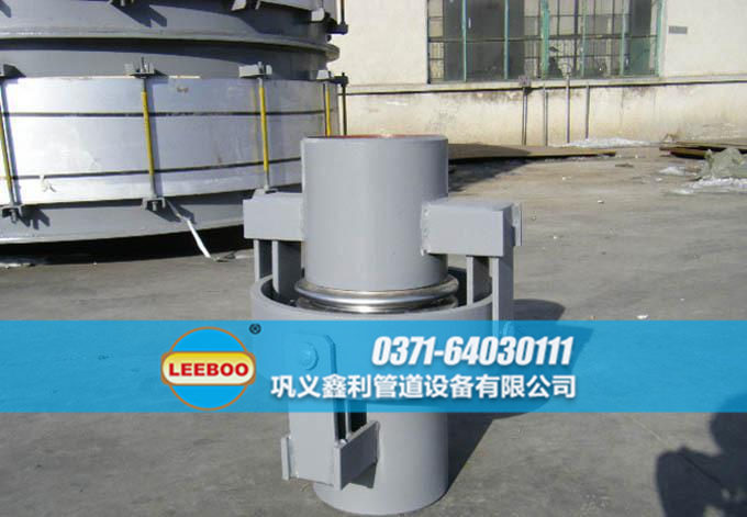 萬向鉸鏈<a href=http://www.pnbfbz.com target=_blank class=infotextkey>補(bǔ)償器</a>發(fā)貨現(xiàn)場