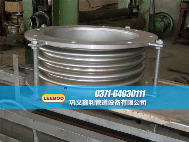 大口徑波紋<a href=http://www.pnbfbz.com target=_blank class=infotextkey>補(bǔ)償器</a>車間圖