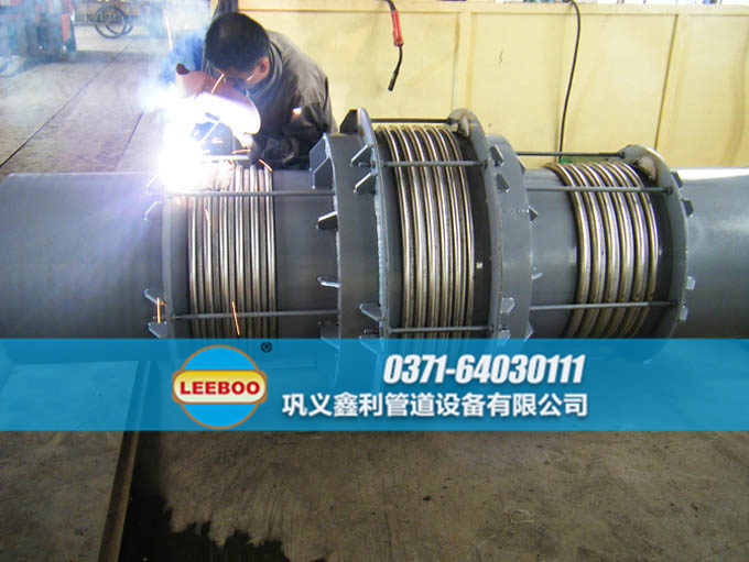 直管壓力平衡<a href=http://www.pnbfbz.com target=_blank class=infotextkey>補償器</a>生產(chǎn)車間